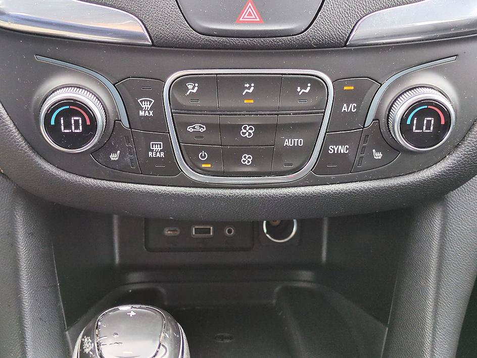 Certified 2020 Chevrolet Equinox Premier FWD image 24