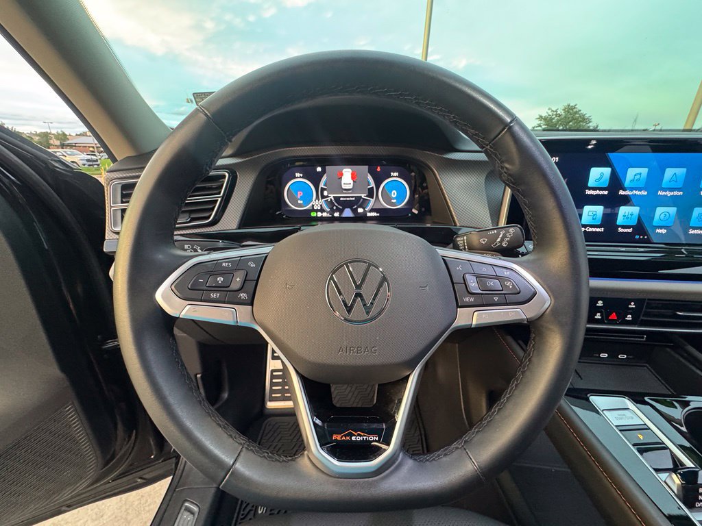 Used 2025 Volkswagen Atlas Peak Edition SE AWD/4WD image 12