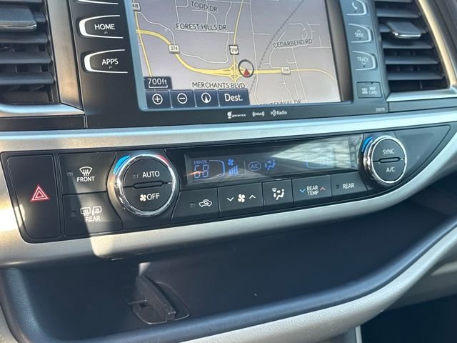 Used 2018 Toyota Highlander XLE image 24