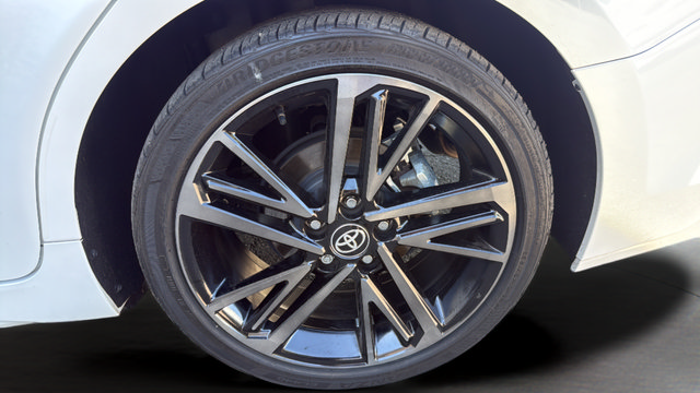 Used 2025 Toyota Camry XSE FWD image 31