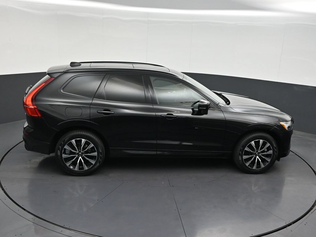 Certified 2024 Volvo XC60 B5 Plus AWD/4WD image 19