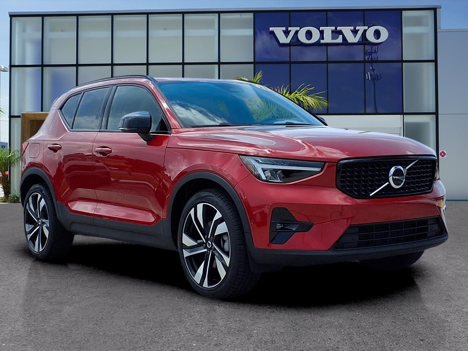 Certified 2023 Volvo XC40 B5 Ultimate w/ Protection Package Premier AWD/4WD image 1