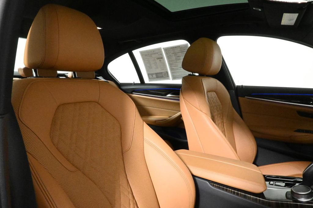 Certified 2022 BMW 530i xDrive w/ Convenience Package image 33
