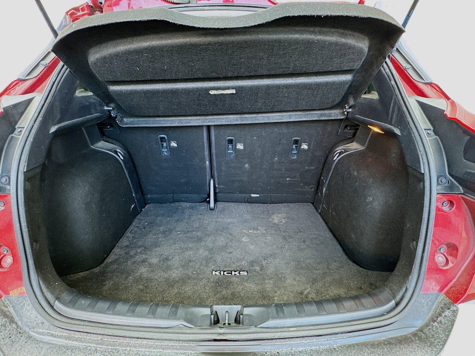 Used 2020 Nissan Kicks SR w/ SR Premium Package image 16