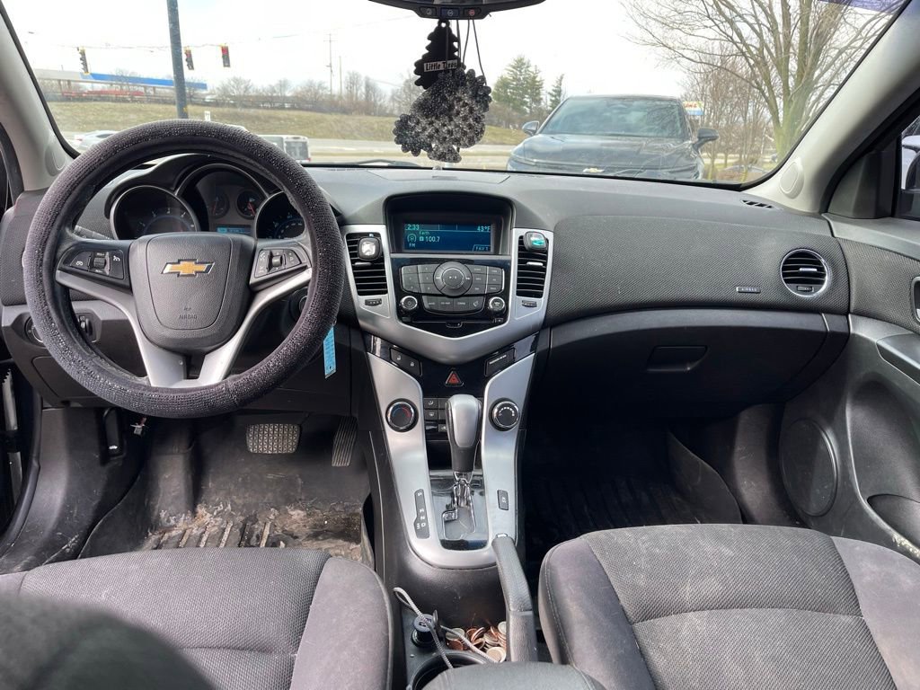 Used 2014 Chevrolet Cruze LT image 9