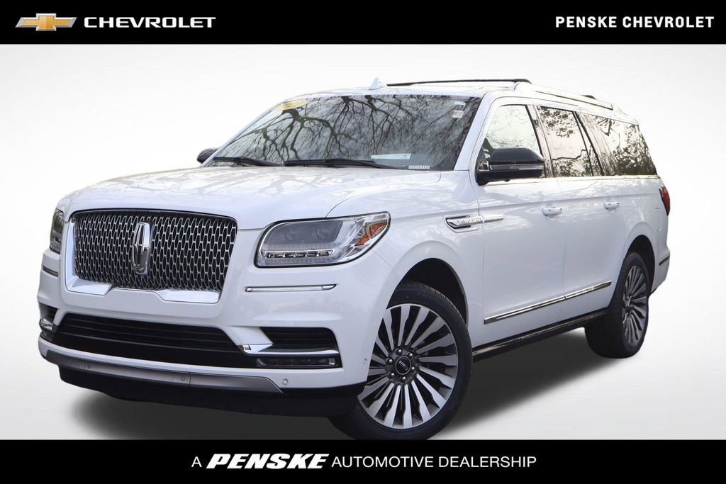 Used 2021 Lincoln Navigator L Reserve w/ Luxury Package image 1