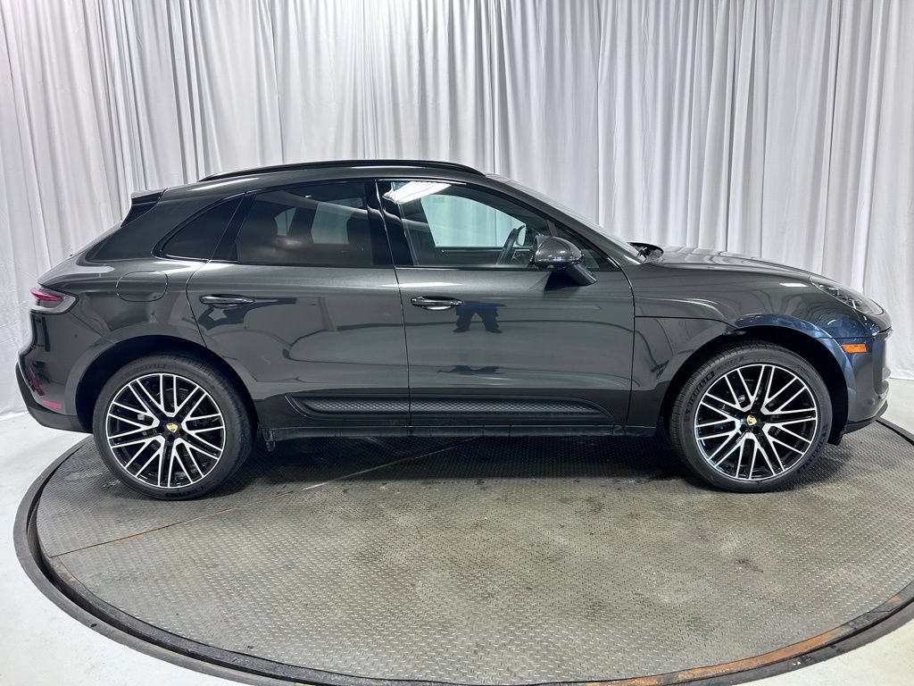 Certified 2026 Porsche Macan AWD/4WD image 36