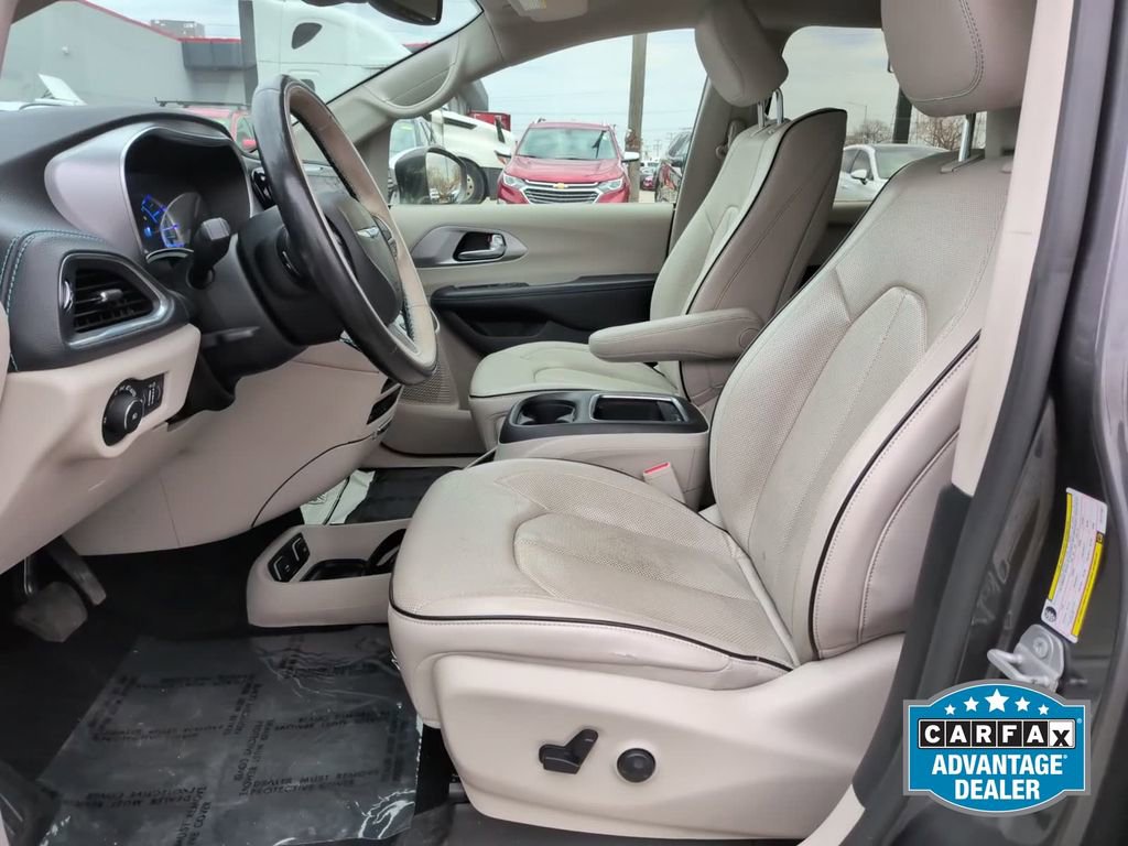 Used 2020 Chrysler Pacifica Limited w/ Advanced Safetytec Group image 13