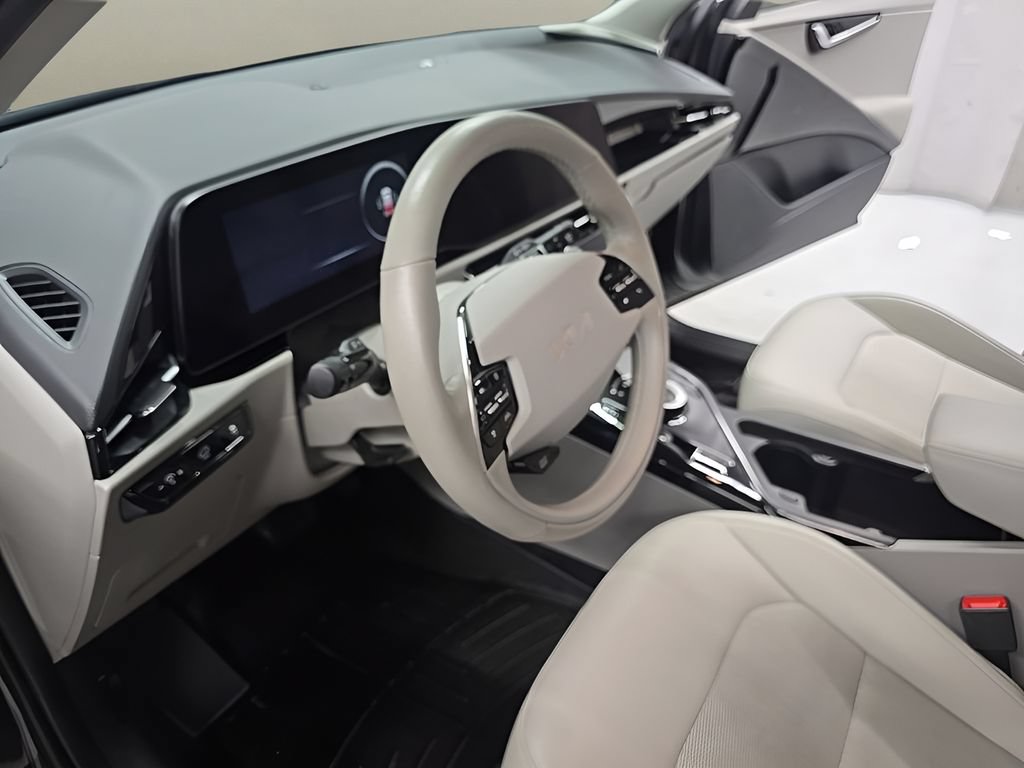 Used 2023 Kia Niro Wind w/ Wind Preserve Package FWD image 14