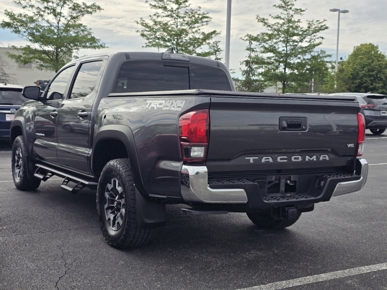 Used 2019 Toyota Tacoma TRD Off-Road AWD/4WD image 5