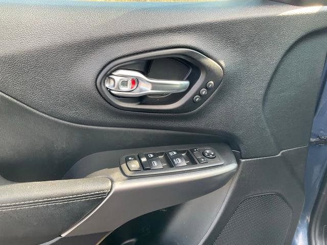 Used 2021 Jeep Cherokee Limited AWD/4WD image 17