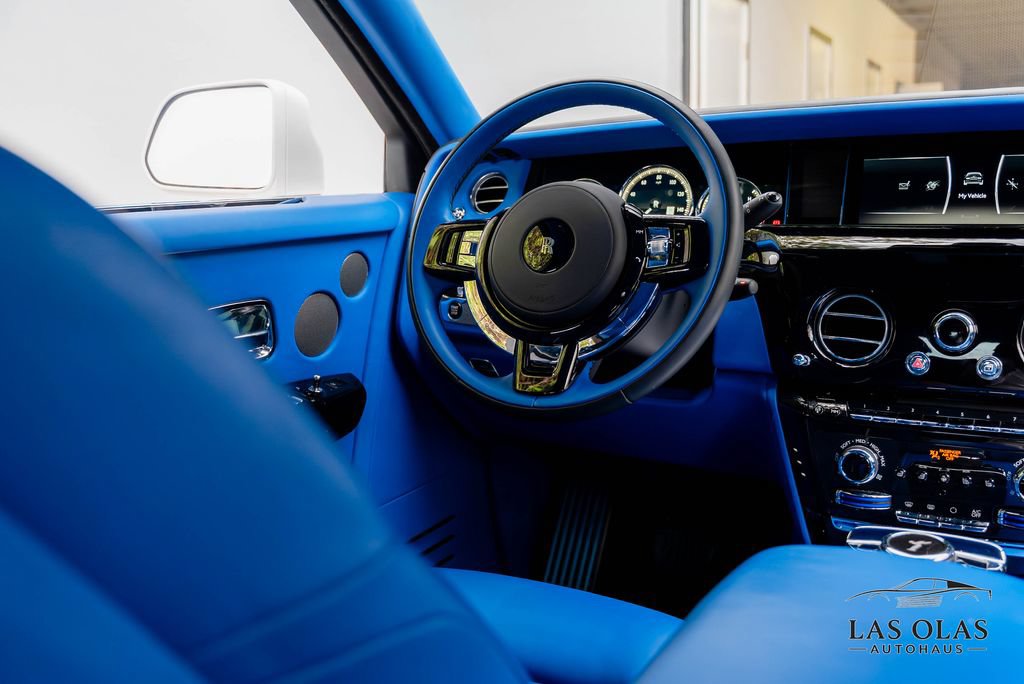 Used 2024 Rolls-Royce Phantom Sedan RWD image 28