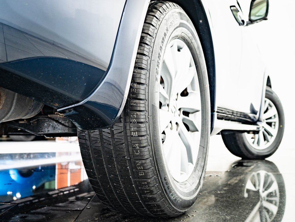 Used 2015 INFINITI QX80 4WD w/ Theater Package image 40