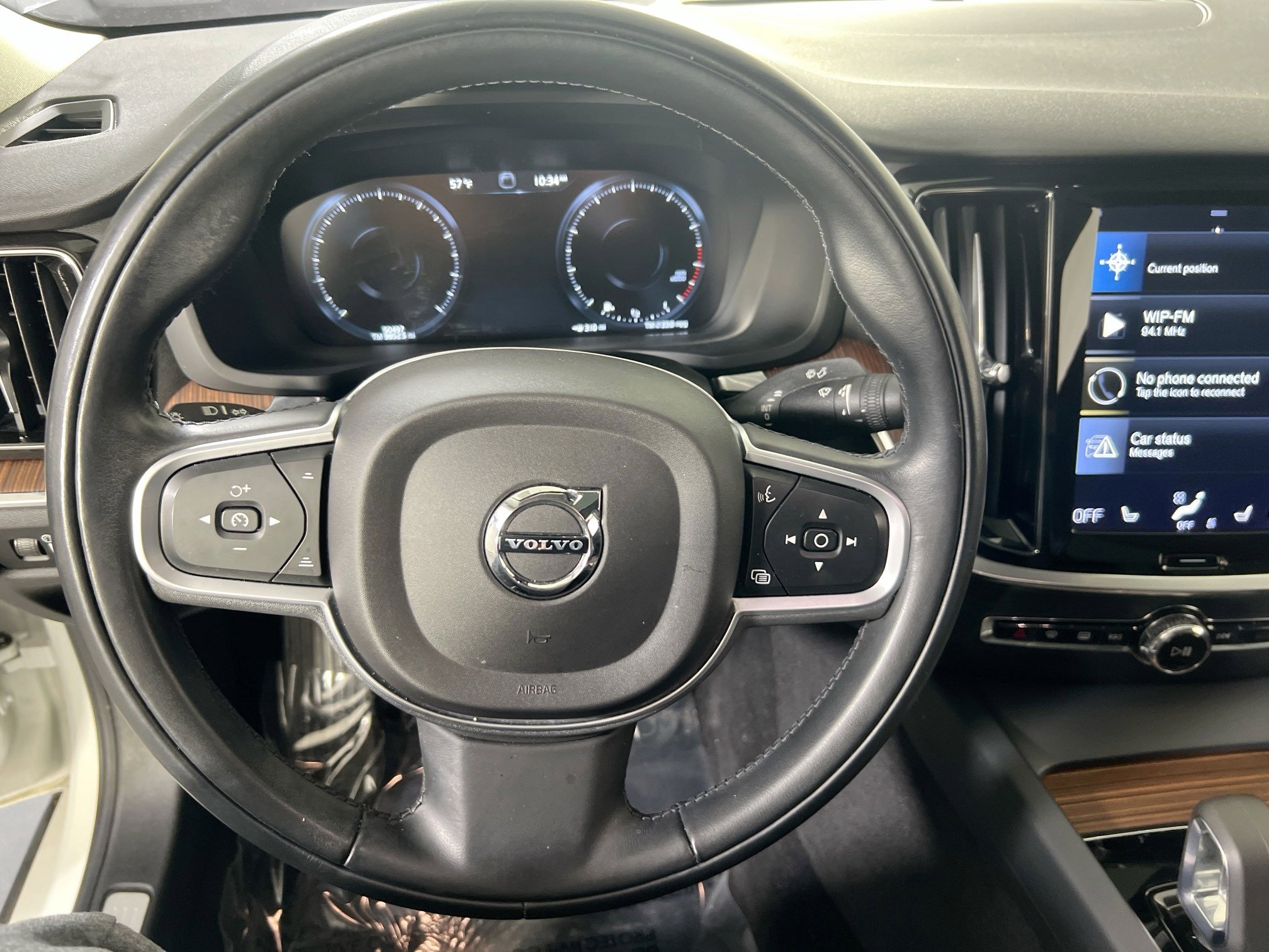 Used 2022 Volvo S60 B5 Momentum w/ Premium Package image 11