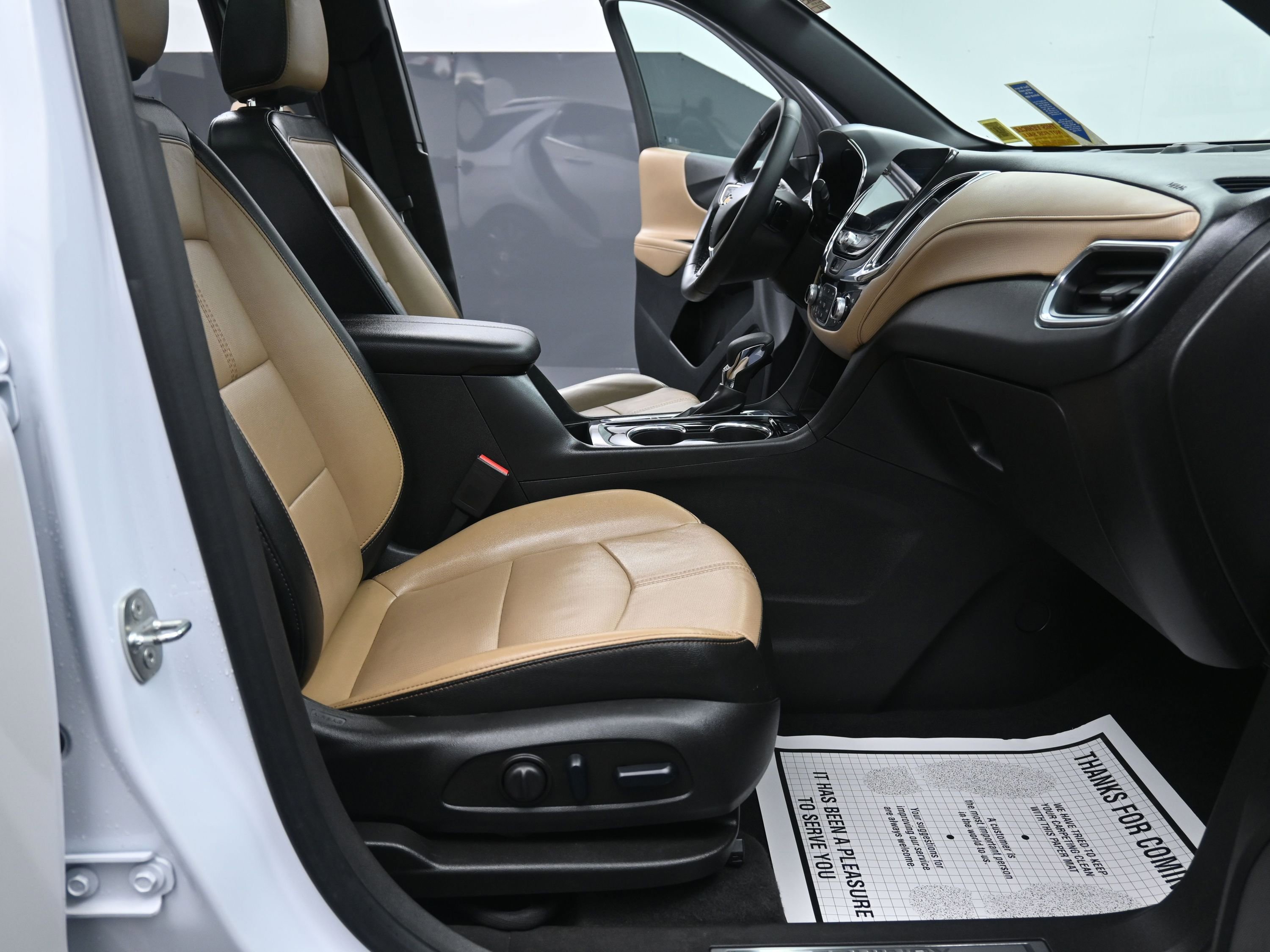 Used 2023 Chevrolet Equinox Premier image 30