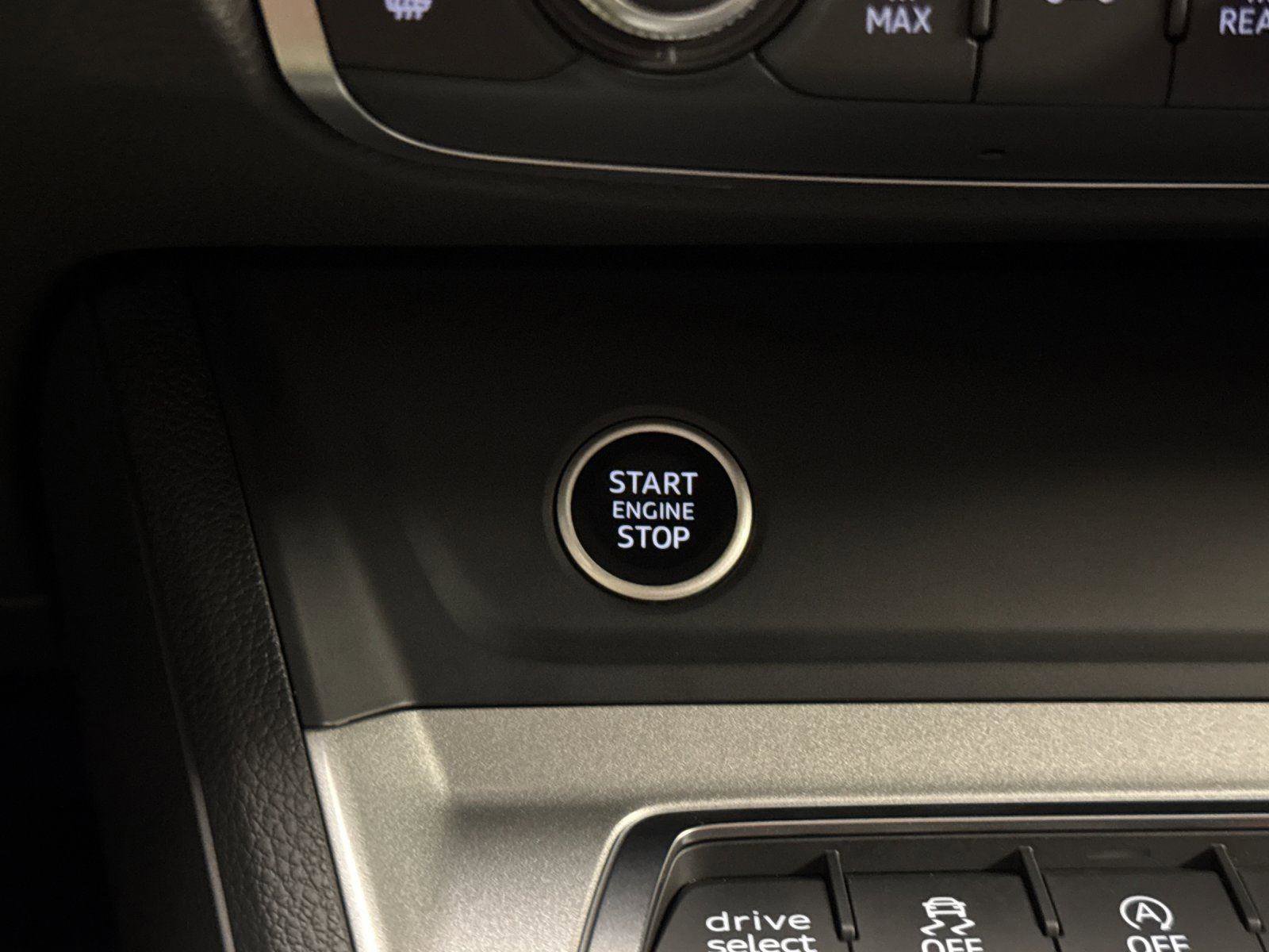 Certified 2025 Audi Q3 2.0T Premium w/ Convenience Plus Package image 22