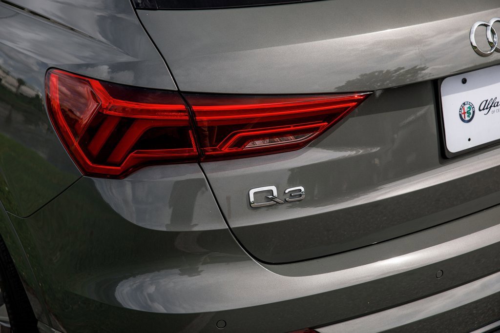 Used 2020 Audi Q3 2.0T Premium w/ Convenience Package image 15