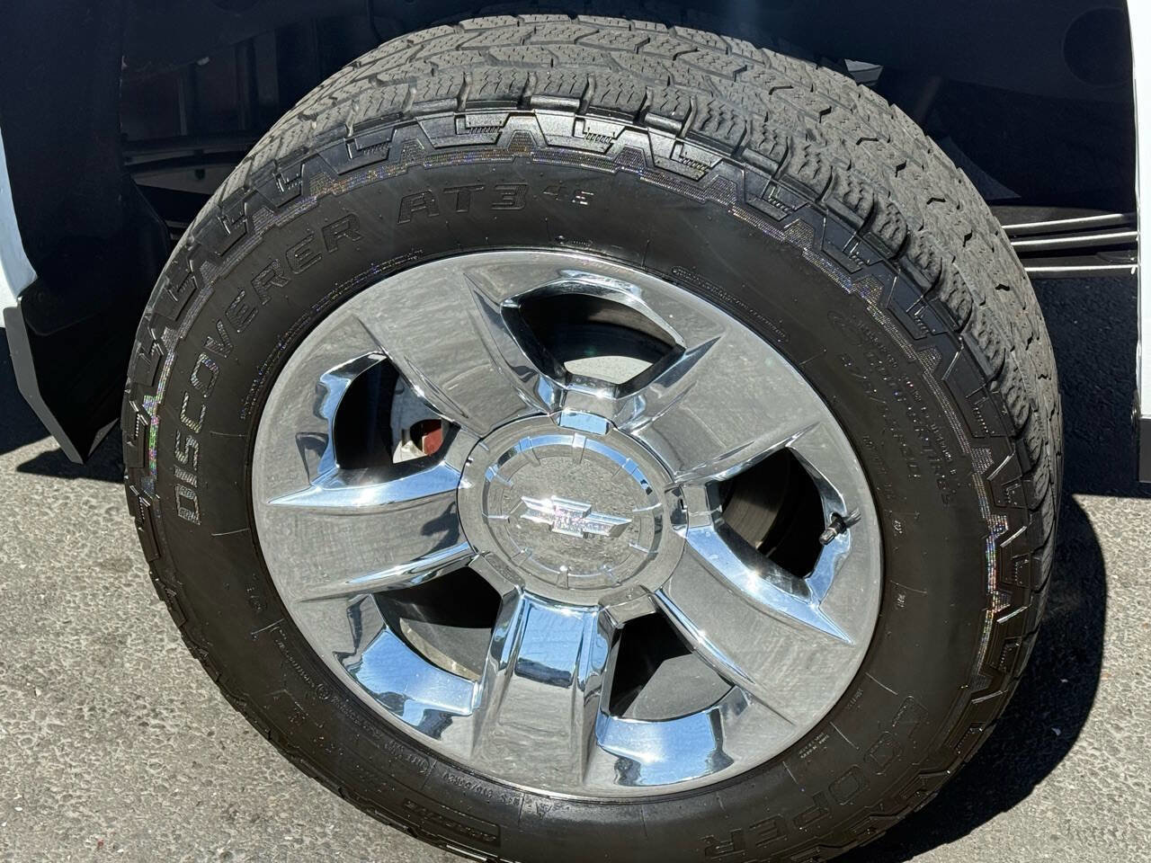 Used 2018 Chevrolet Silverado 1500 LT w/ LT Eassist Package image 16