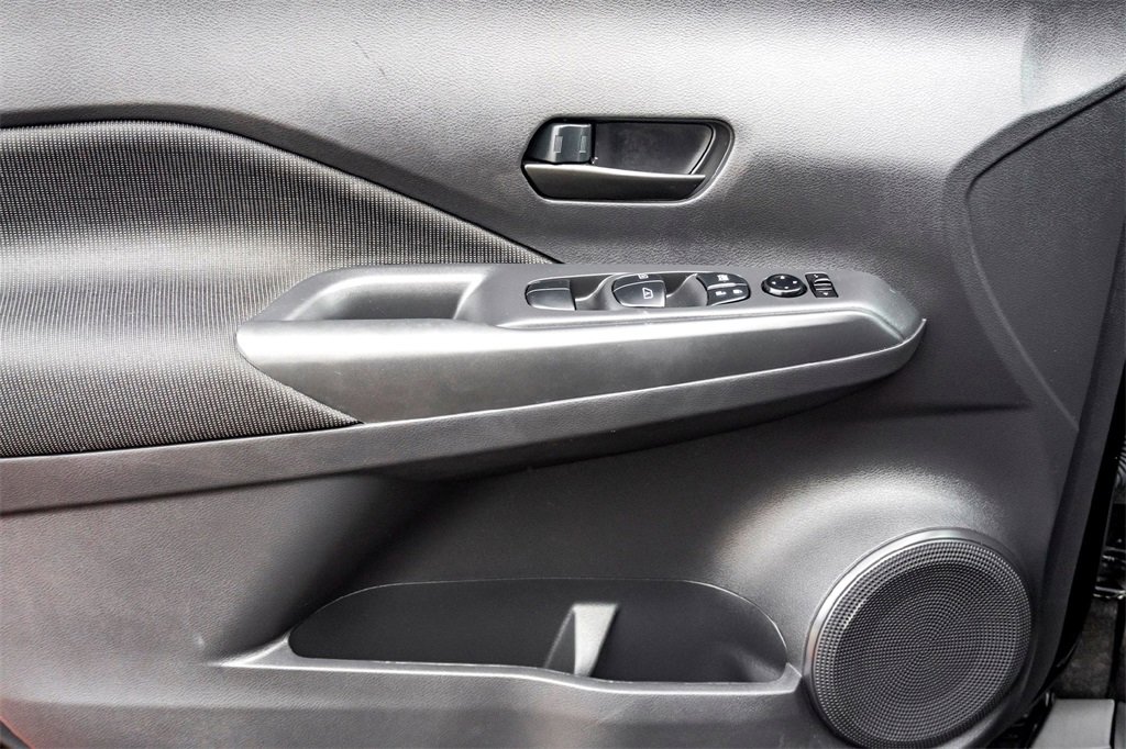 Used 2025 Nissan Kicks Play S image 10