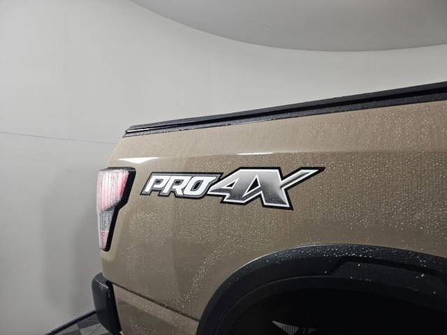 Used 2020 Nissan Titan PRO-4X w/ Pro-4x Convenience Package image 15