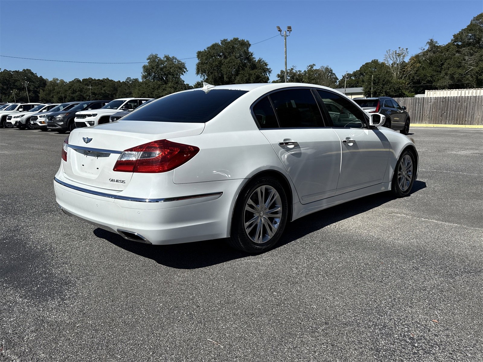 Used 2013 Hyundai Genesis 3.8 w/ Premium Pkg image 6