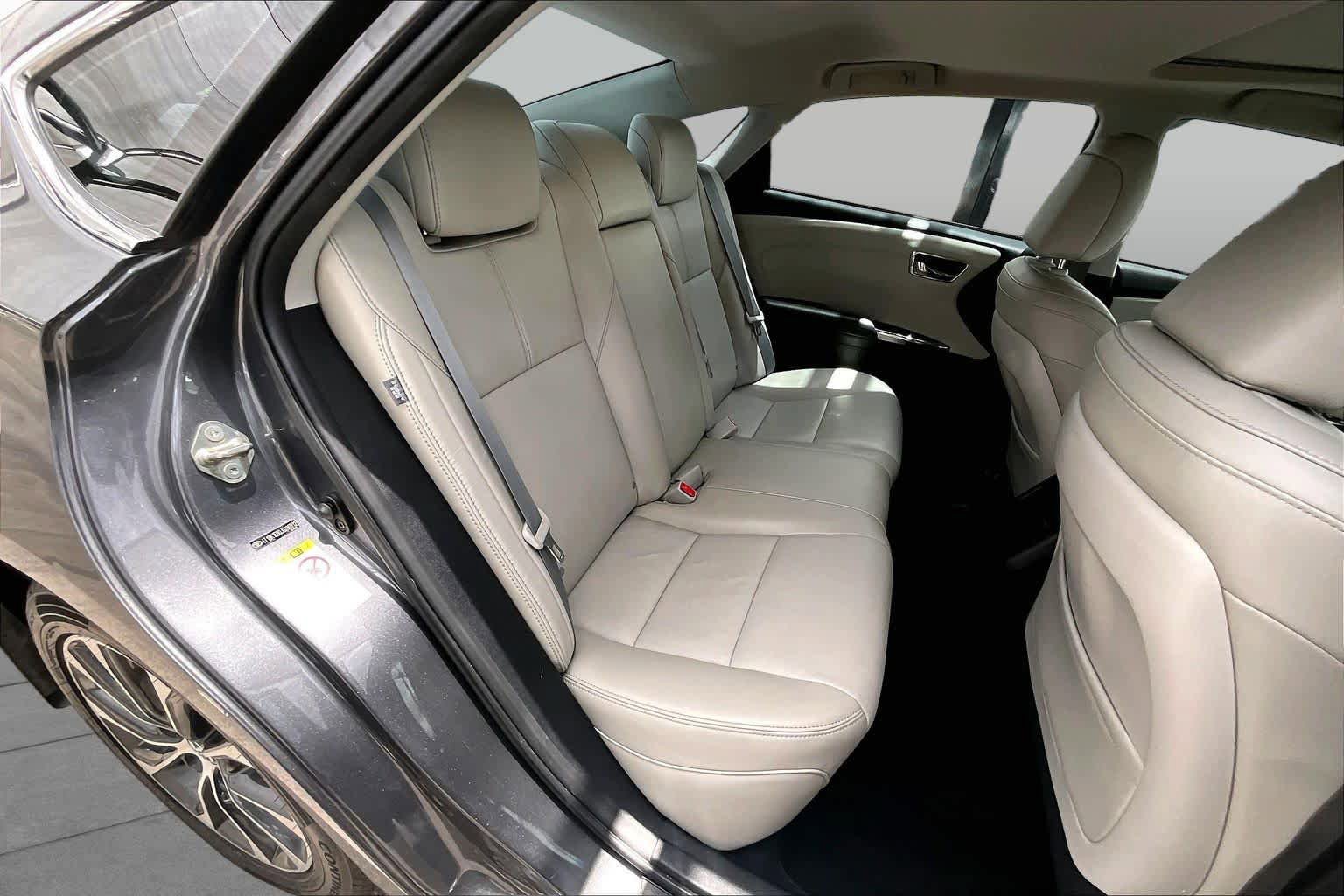 Used 2018 Toyota Avalon XLE Premium FWD image 20