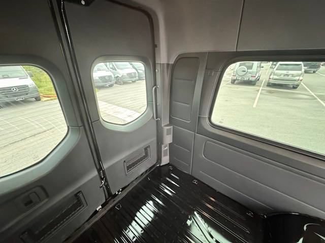 New 2025 Mercedes-Benz Sprinter 3500 image 34