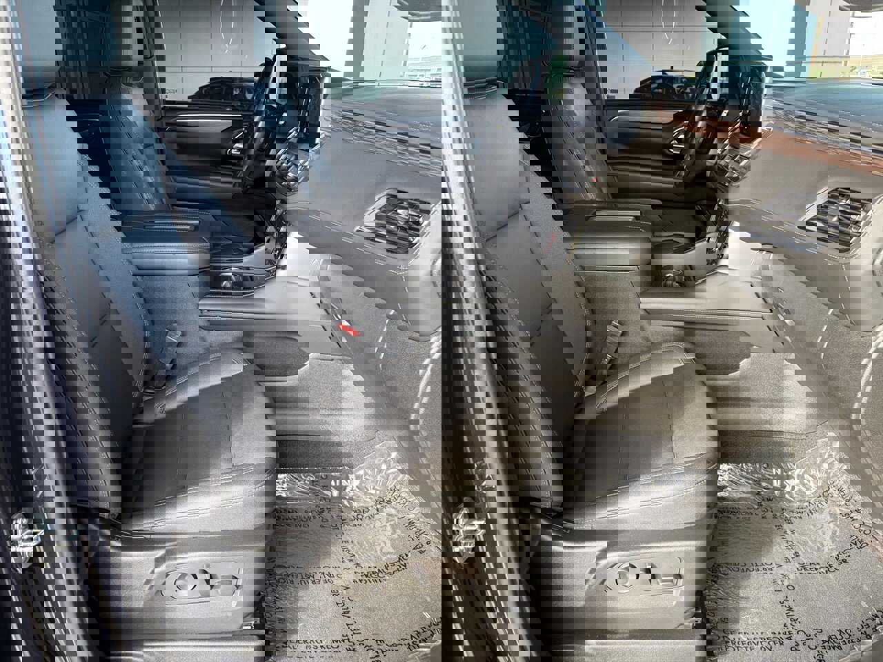 Used 2022 Chevrolet Tahoe LT w/ Luxury Package image 28