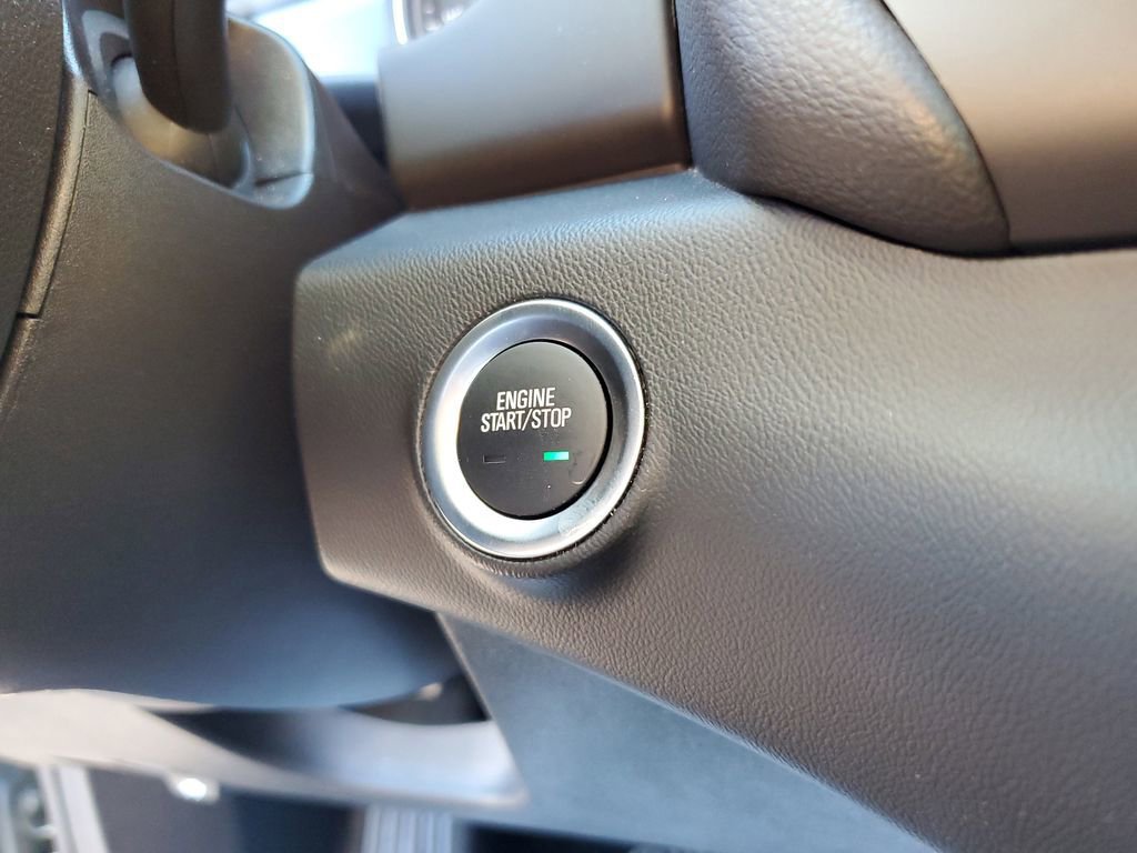 Used 2024 GMC Terrain SLT w/ LPO, Floor Liner Package AWD/4WD image 28