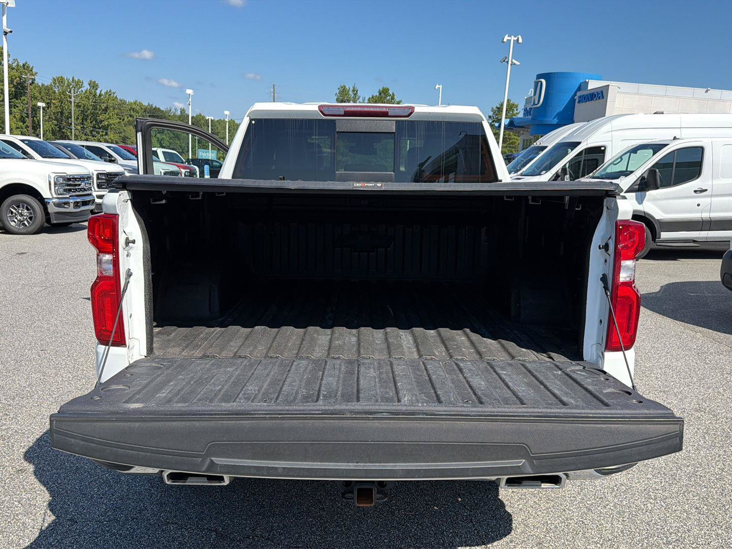 Used 2023 Chevrolet Silverado 1500 LTZ AWD/4WD image 37