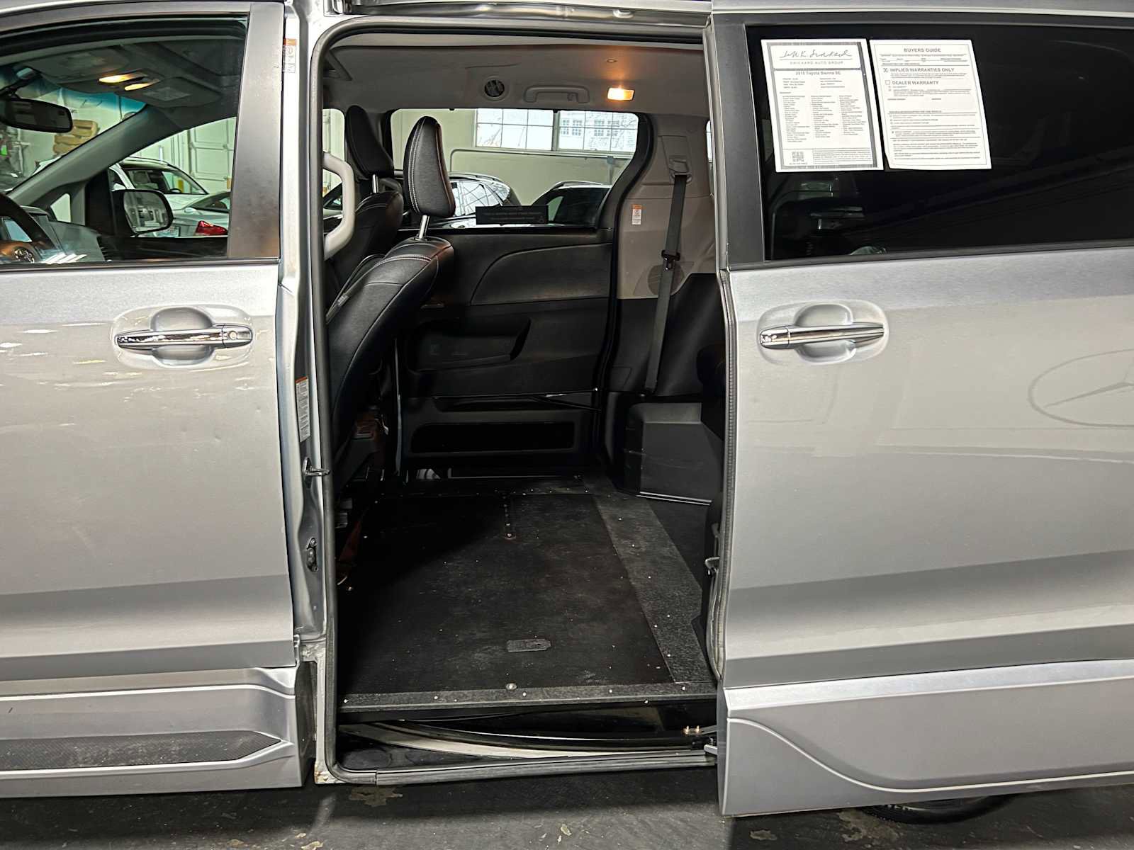 Used 2015 Toyota Sienna SE w/ SE Preferred Package image 15