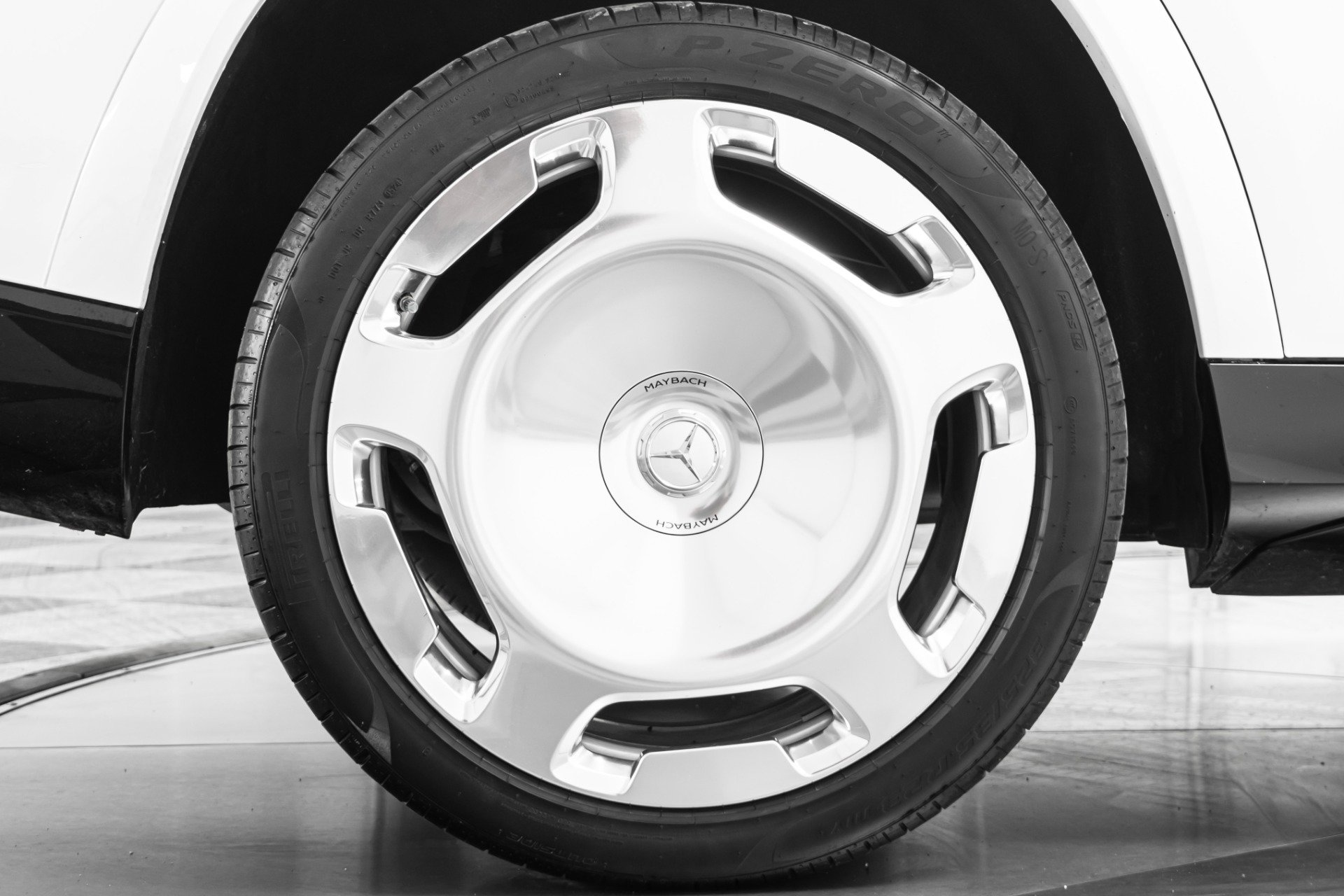 Used 2024 Mercedes-Benz Maybach GLS 600 4MATIC image 50