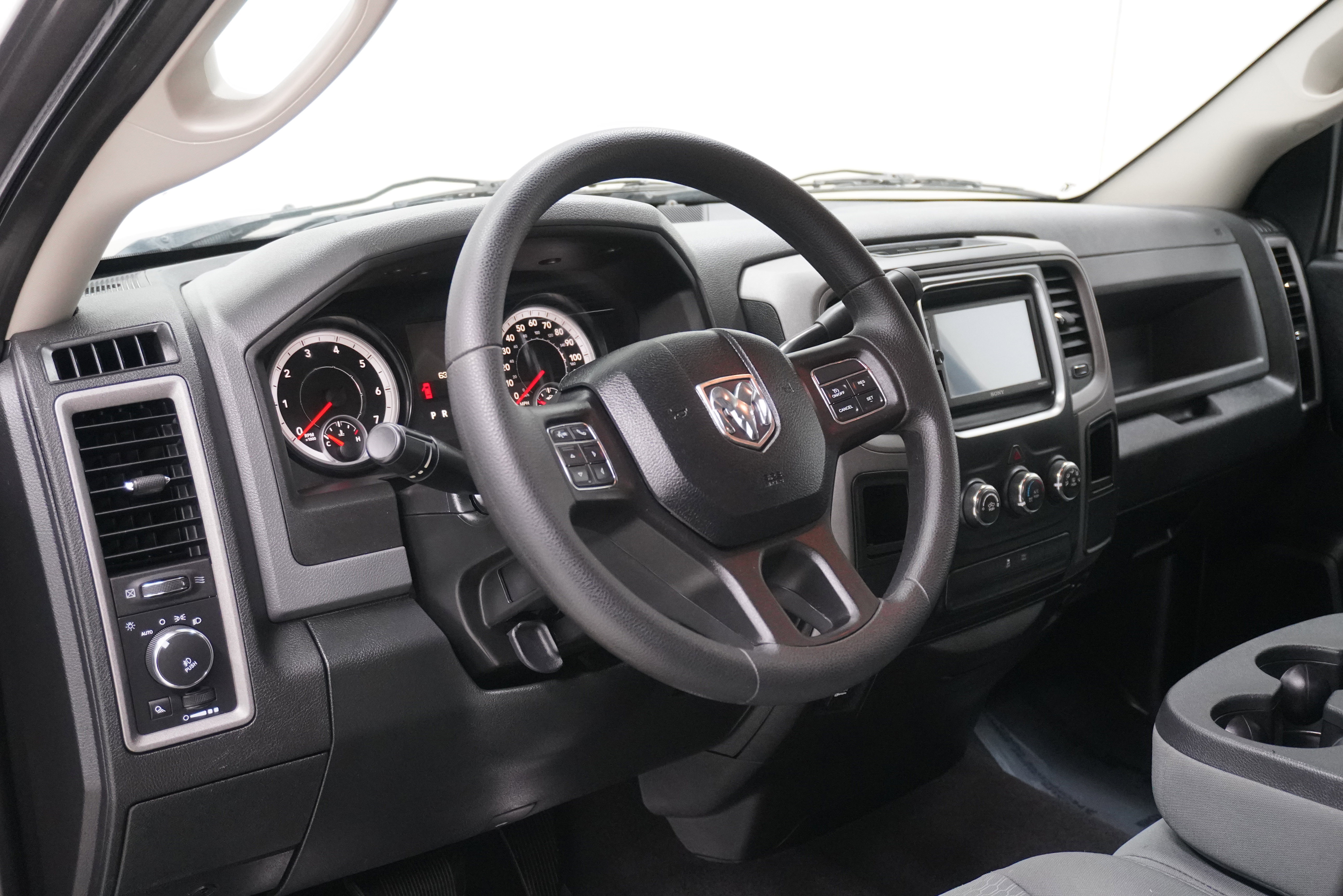 Used 2014 RAM 1500 Express RWD image 10