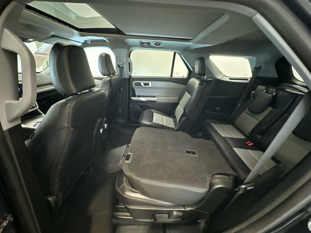Used 2023 Ford Explorer XLT w/ Equipment Group 202A AWD/4WD image 16
