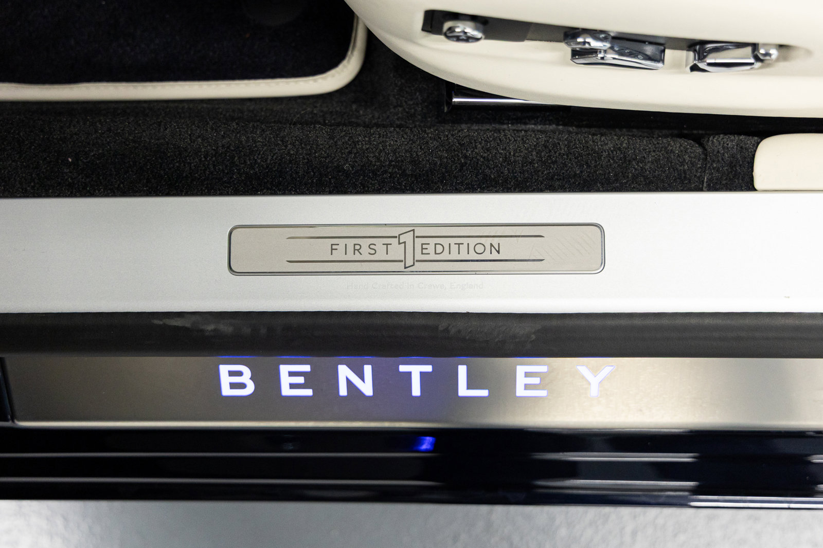 Certified 2025 Bentley Flying Spur Plug-In Hybrid AWD/4WD image 25