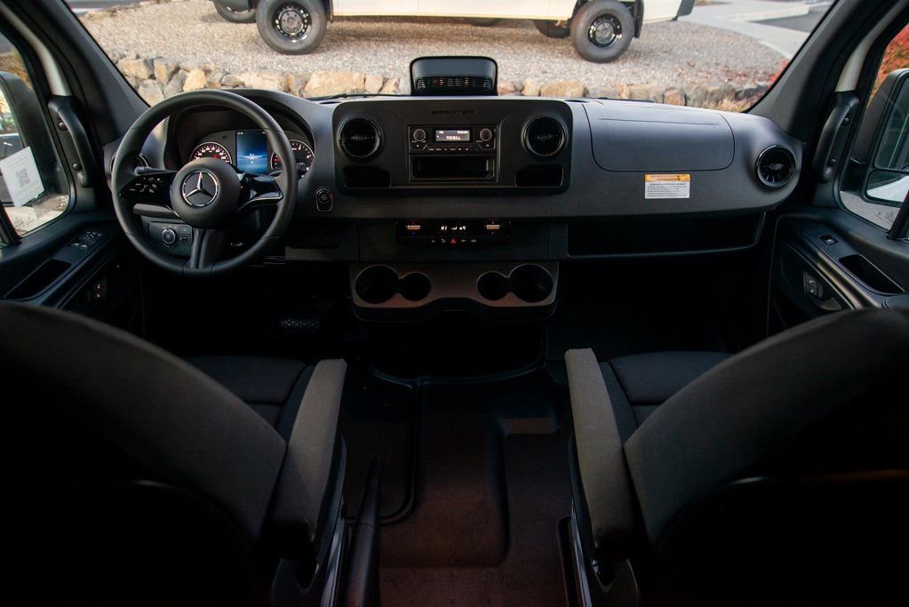 Used 2025 Mercedes-Benz Sprinter 2500 image 36