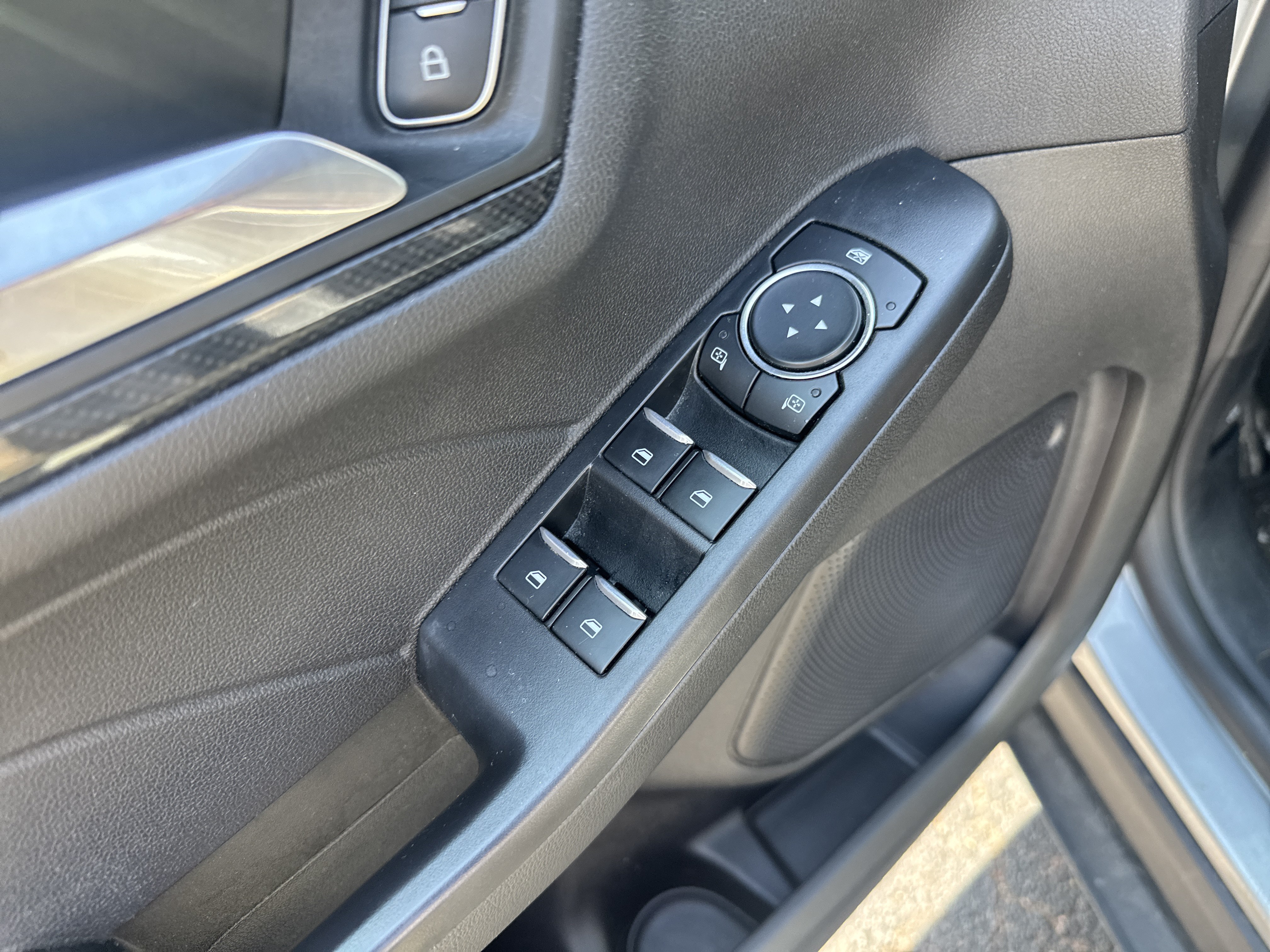 Used 2024 Ford Escape ST-Line AWD/4WD image 16