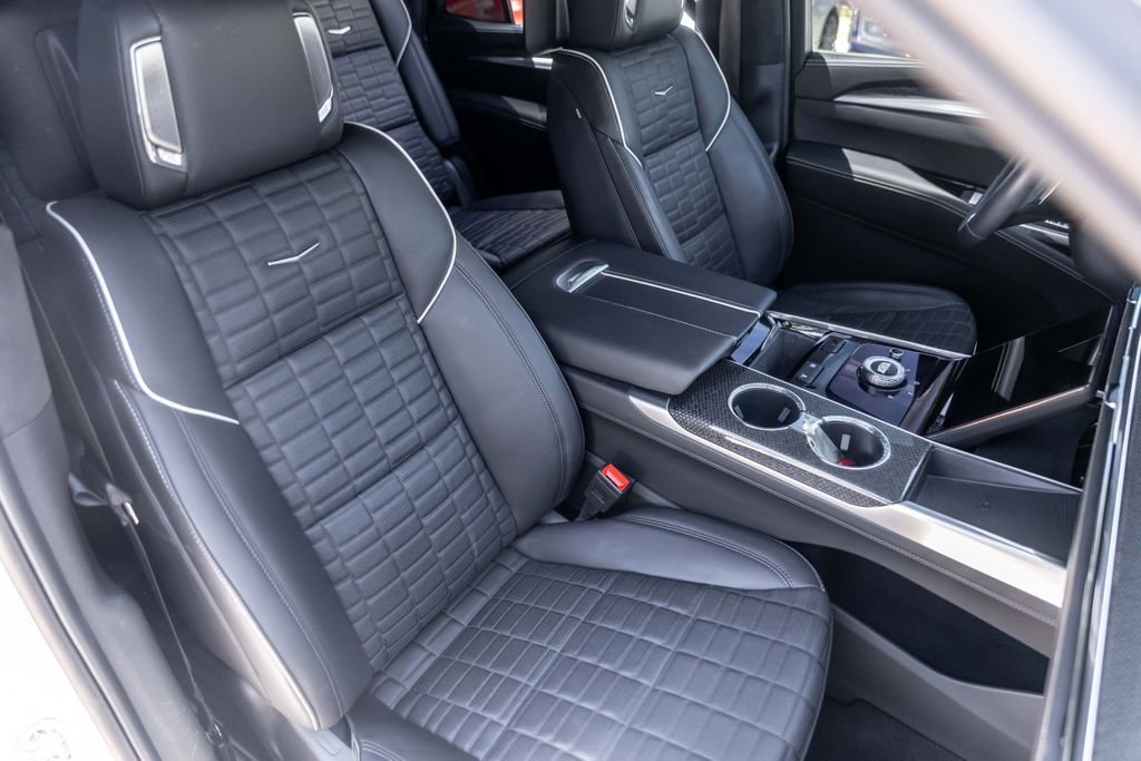 Certified 2025 Cadillac Escalade V AWD/4WD image 33