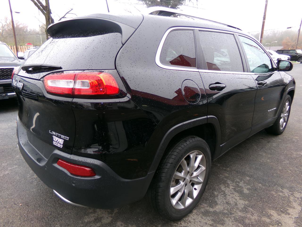 Used 2018 Jeep Cherokee Limited image 3