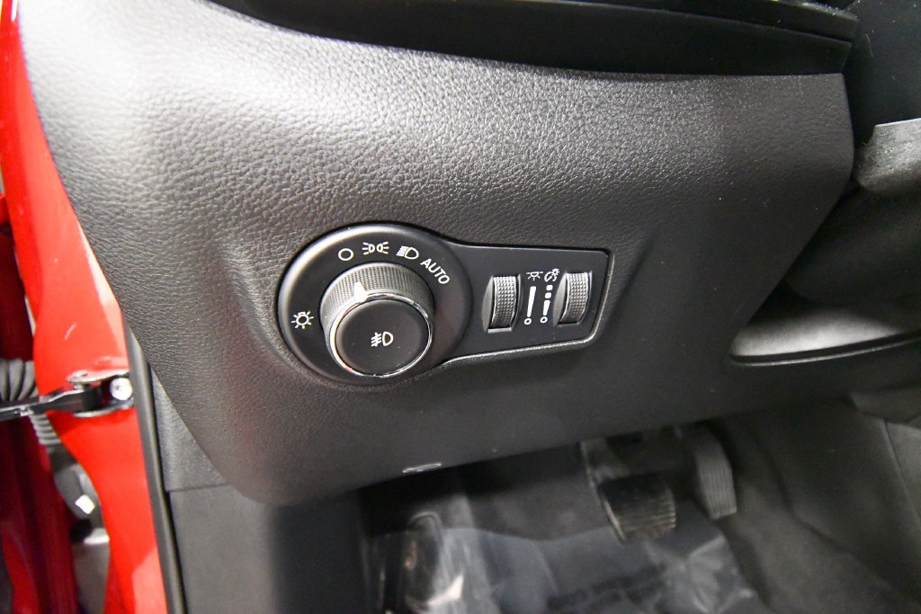 Used 2026 Jeep Compass Latitude AWD/4WD image 19