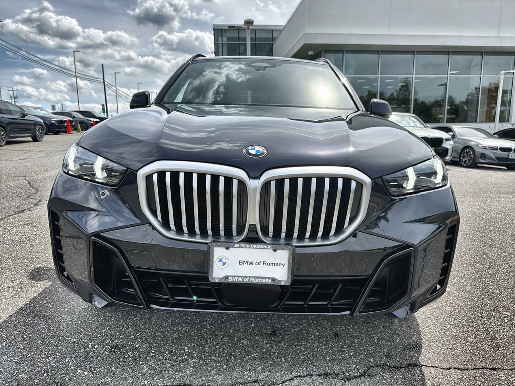Used 2024 BMW X5 xDrive40i w/ M Sport Package AWD/4WD image 14