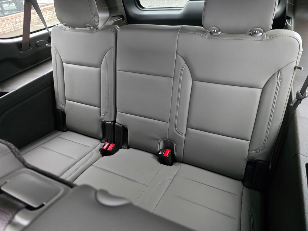 Used 2021 Chevrolet Suburban LT w/ LT Signature Package AWD/4WD image 13