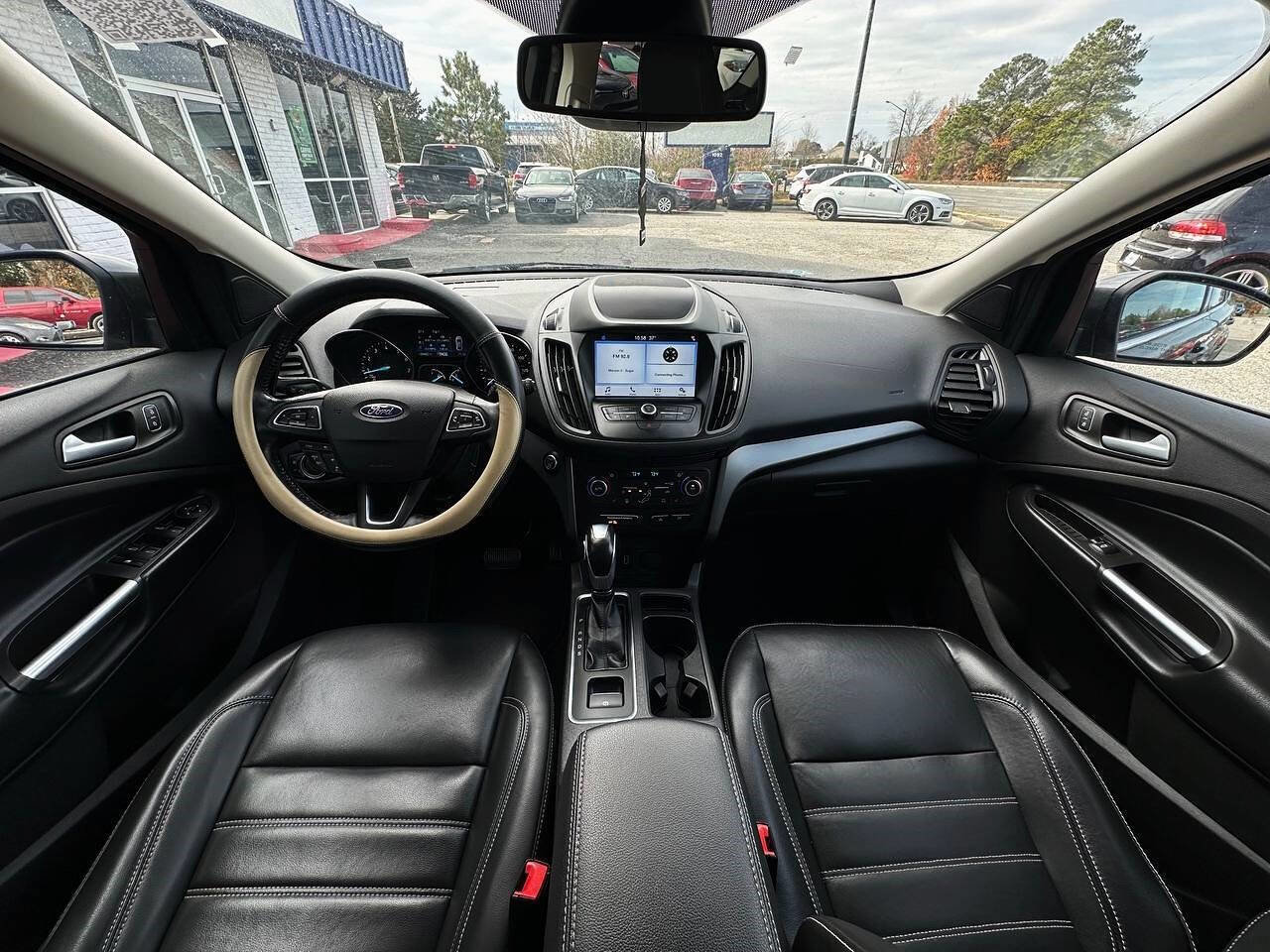 Used 2019 Ford Escape SEL image 16