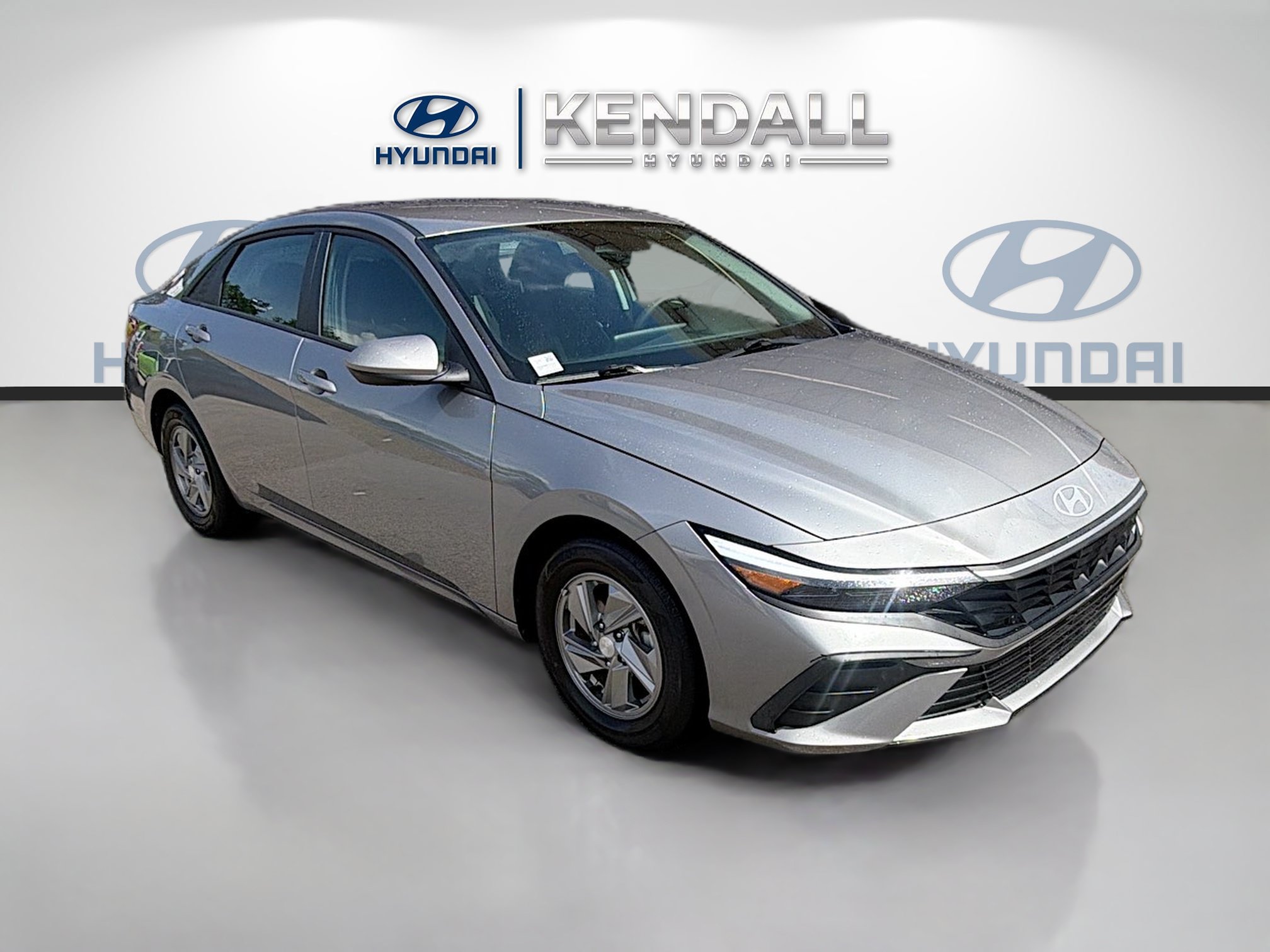 Used 2025 Hyundai Elantra SE FWD image 1