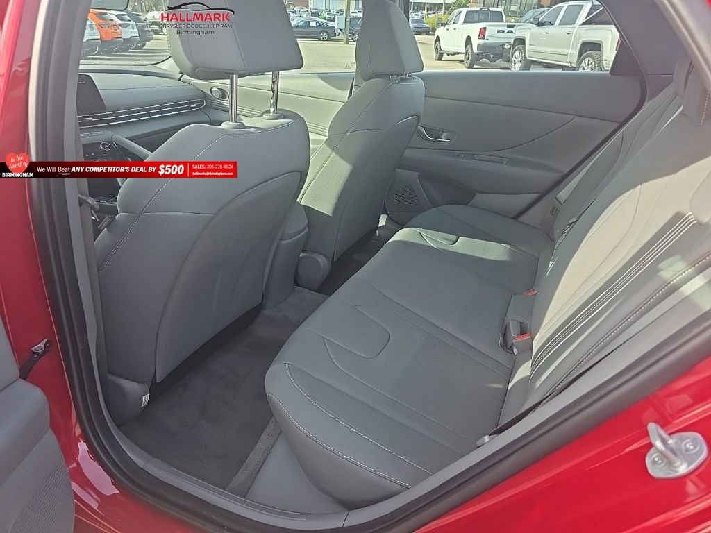 Used 2023 Hyundai Elantra SEL w/ Convenience Package image 22