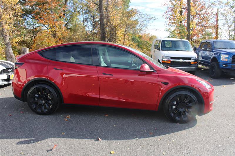 Used 2021 Tesla Model Y Long Range image 9