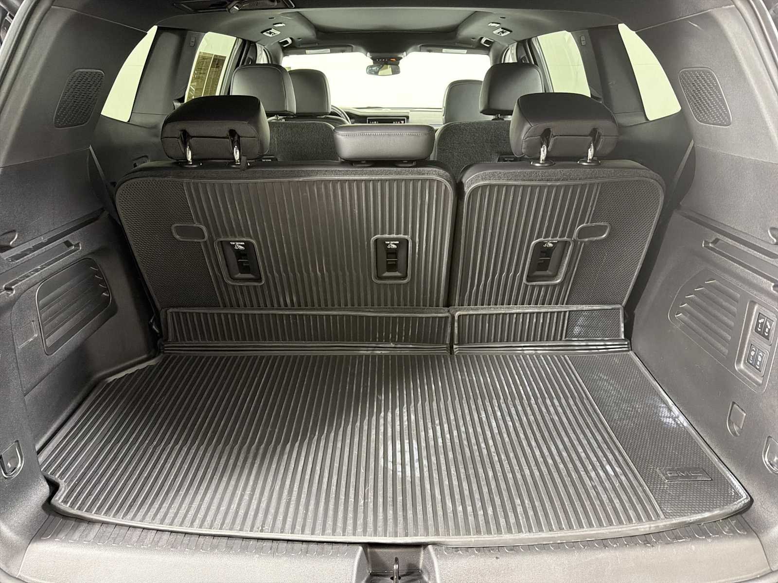 Used 2024 GMC Acadia Denali FWD image 17