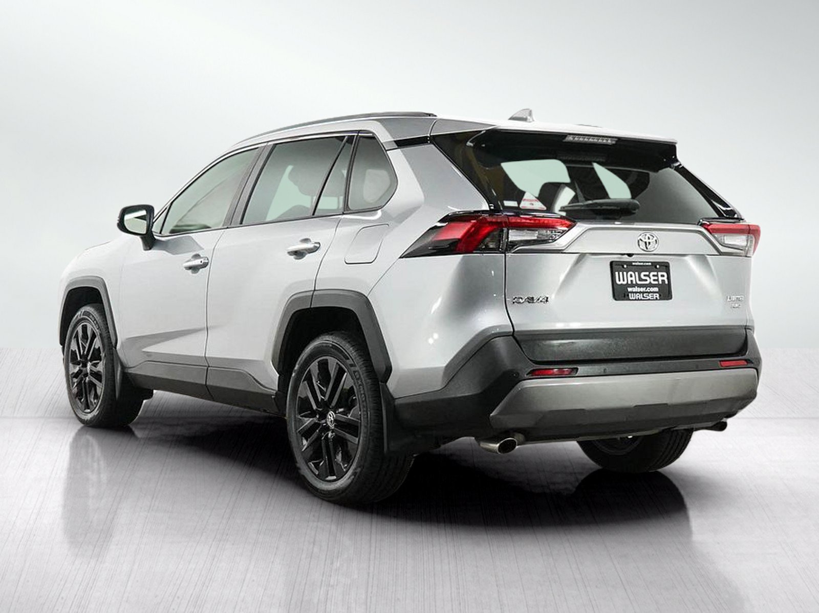Used 2019 Toyota RAV4 Limited w/ Cold Weather Package AWD/4WD image 3