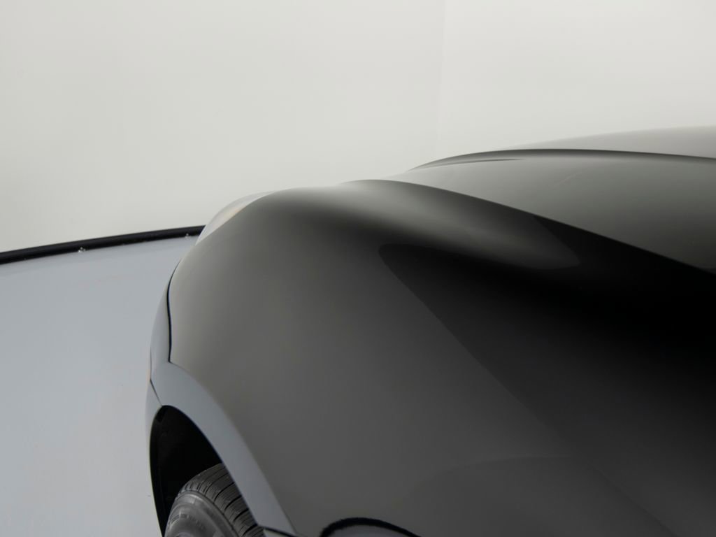 Certified 2025 Porsche Macan image 37