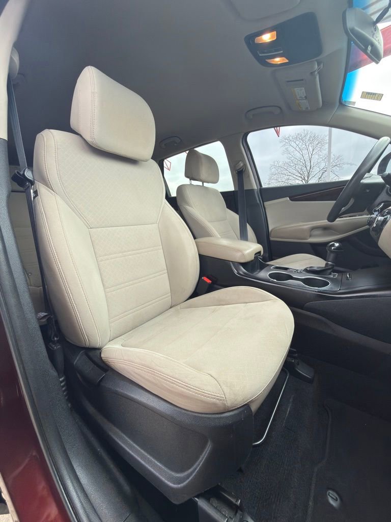 Used 2017 Kia Sorento LX image 28